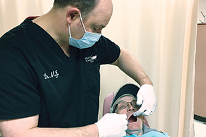 w160515_DentalHealth_300x200